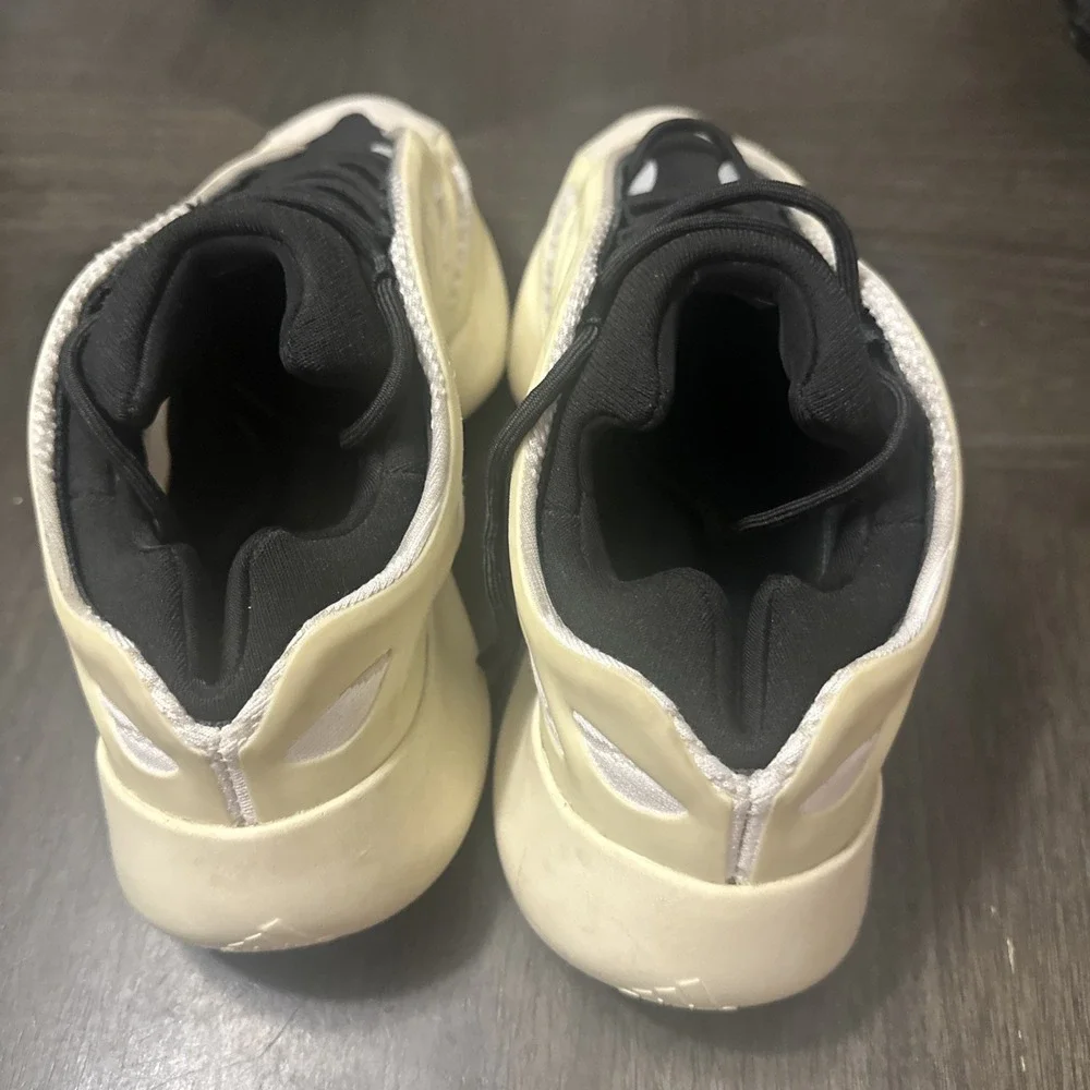 adidas Yeezy Boost 700 V3 Azael FW4980 Preowned Men's Sneaker Mens 9.5